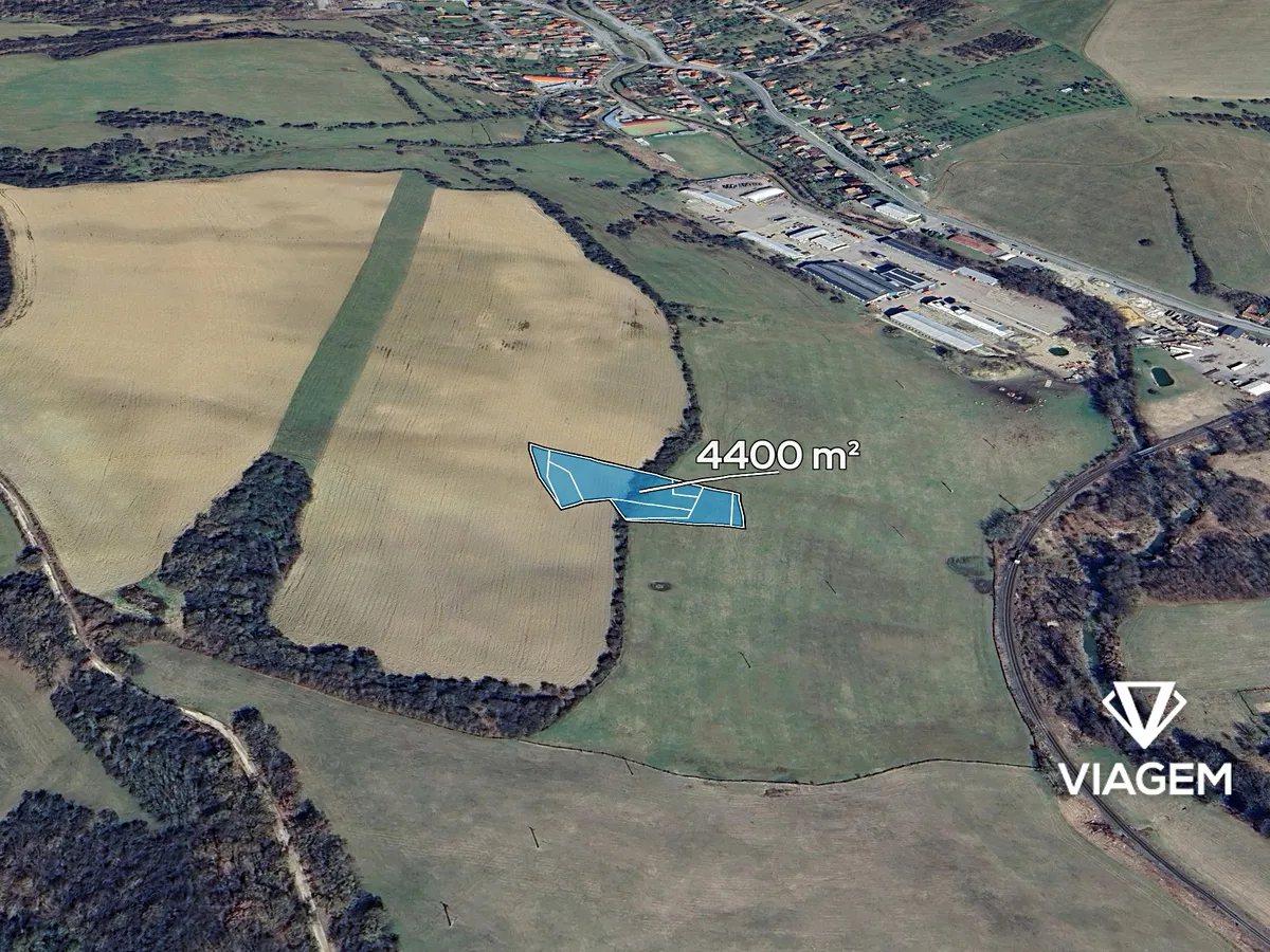 Prodej pole 4400 m²